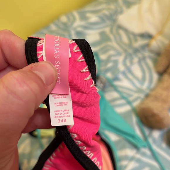 Victoria’s Secret flirt bandeau crochet bikini top 34b - Picture 14 of 14